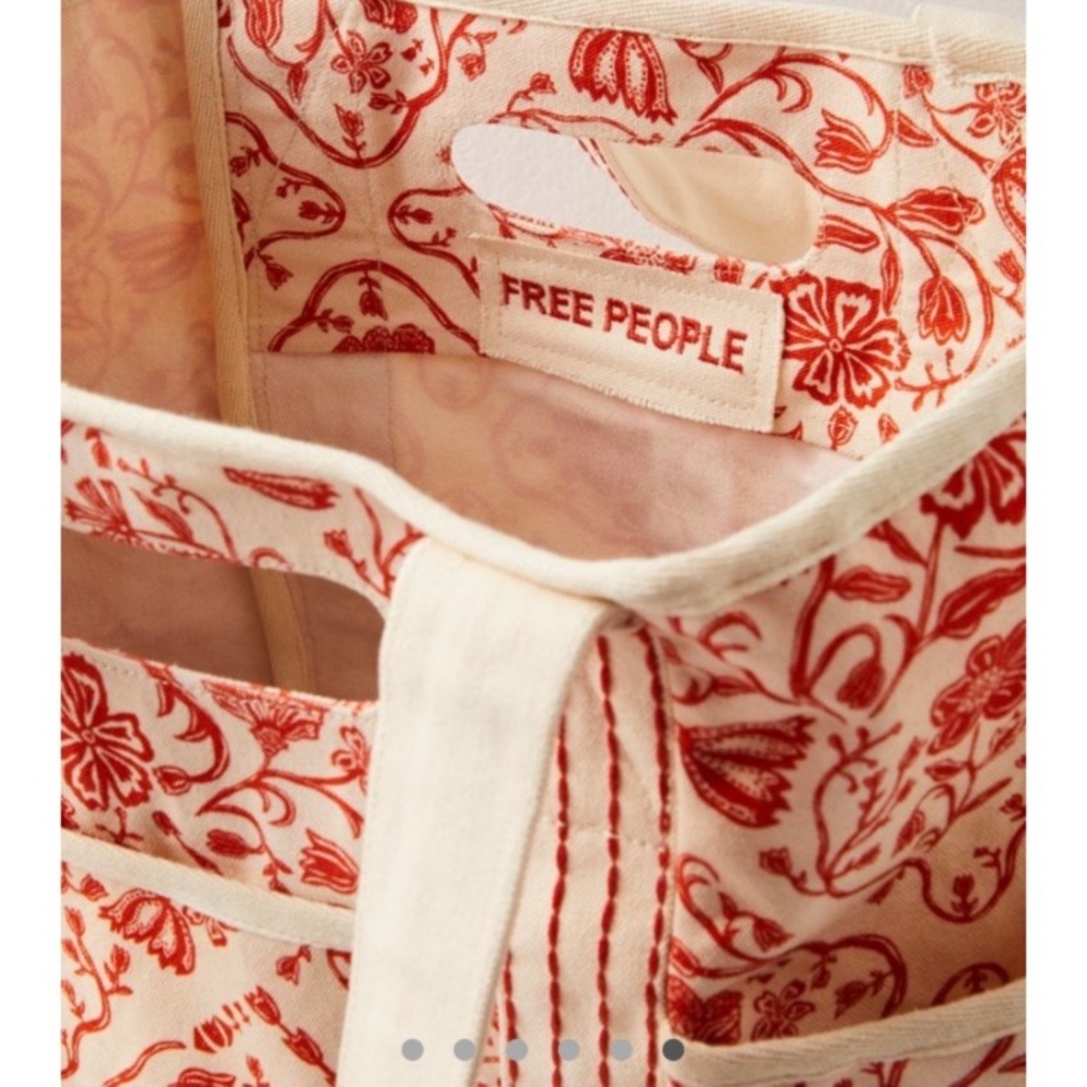 FREE PEOPLE Printed Caravan Tote Bag in Red Tile - Picture 5 of 12